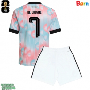 Belgien Kevin De Bruyne #7 Replika Babytøj Udebanesæt Børn VM 2026 Kortærmet (+ Korte bukser)